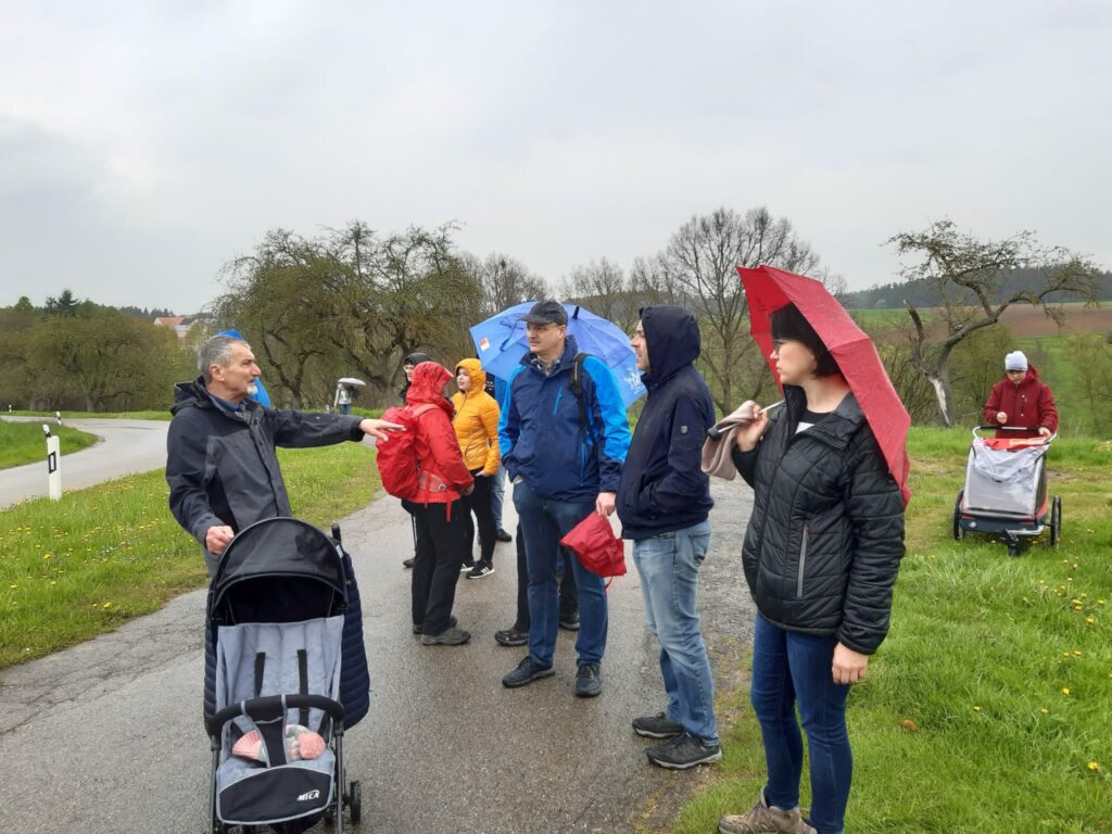 Wandernde der Kolpingsfamilie Ellingen auf ihrer Wanderung am 01. Mai