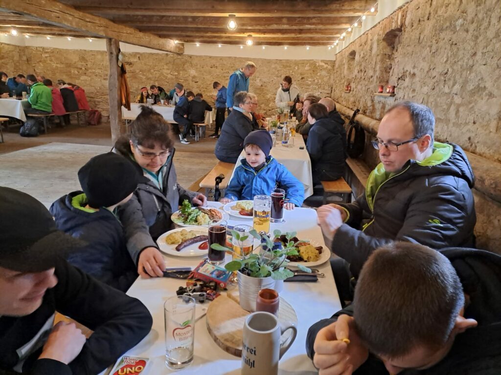 Gemeinsames Mittagessen im Gasthof Römischer Kaiser Ellingen